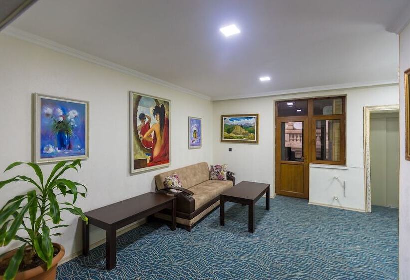 Renessans Hotel Baku