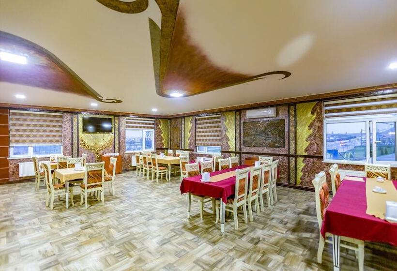 Renessans Hotel Baku