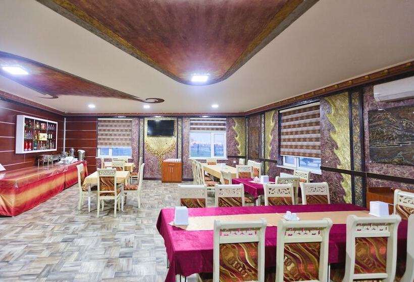 Renessans Hotel Baku