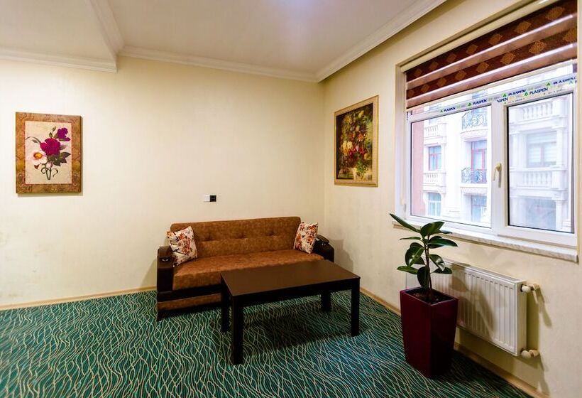 Renessans Hotel Baku