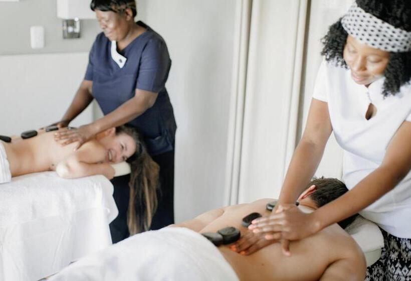 אתר נופש Monate Game Lodge