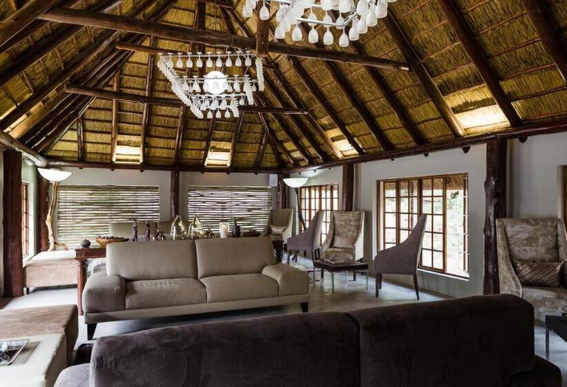 אתר נופש Monate Game Lodge