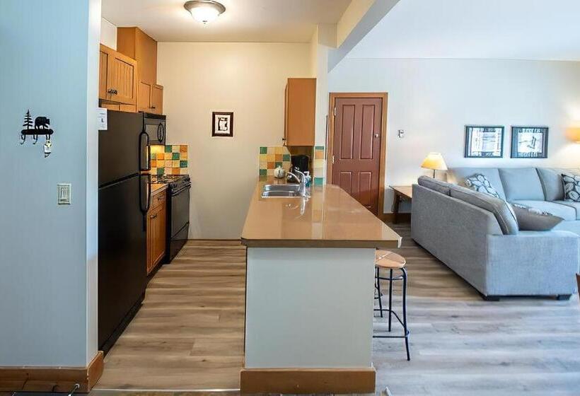 Курорт Timberline Lodges By Fernie Lodging Co