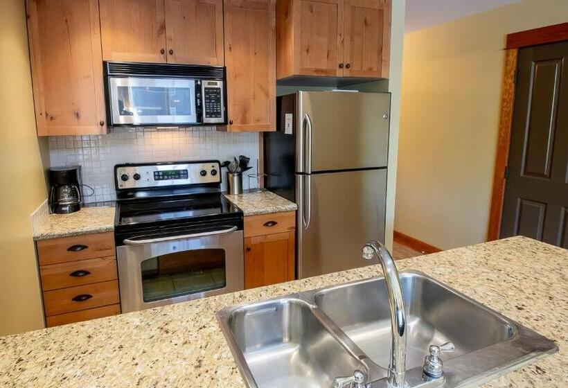 Курорт Timberline Lodges By Fernie Lodging Co