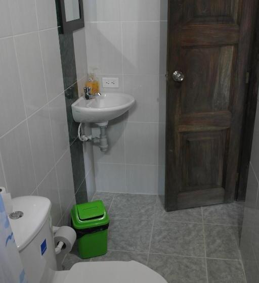 Sergeant Pepper S Hostel