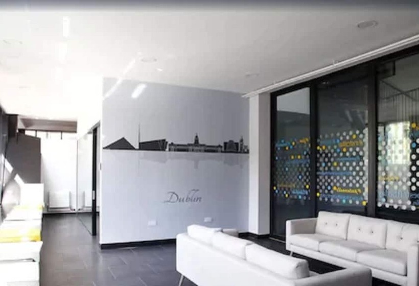 הוסטל Yugo Explore   Broadstone Hall