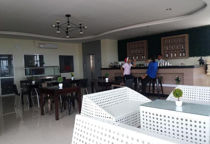 ベッドアンドブレックファースト Avon's Residence