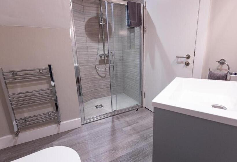 민박 Behan's Horseshoe Bar & Restaurant