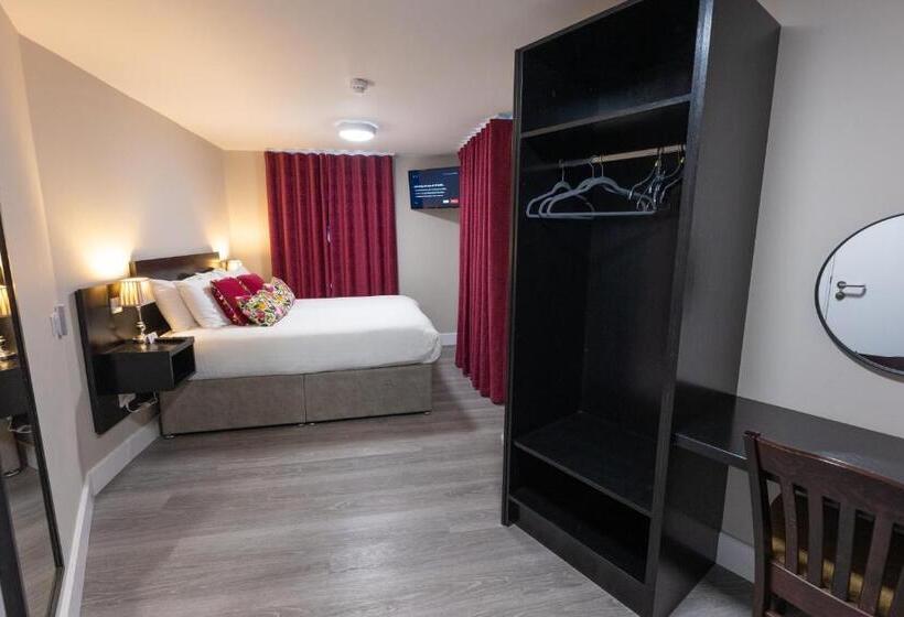 민박 Behan's Horseshoe Bar & Restaurant