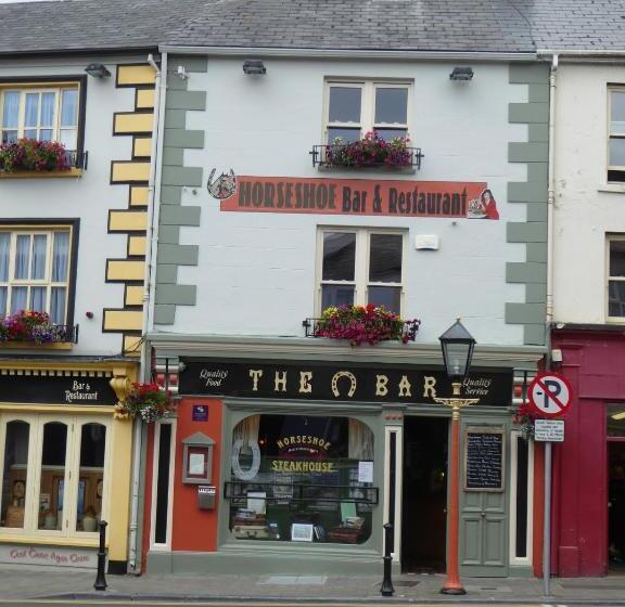 민박 Behan's Horseshoe Bar & Restaurant