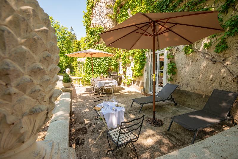 مبيت وإفطار Chateau Des Ayes   Chambres & Suites