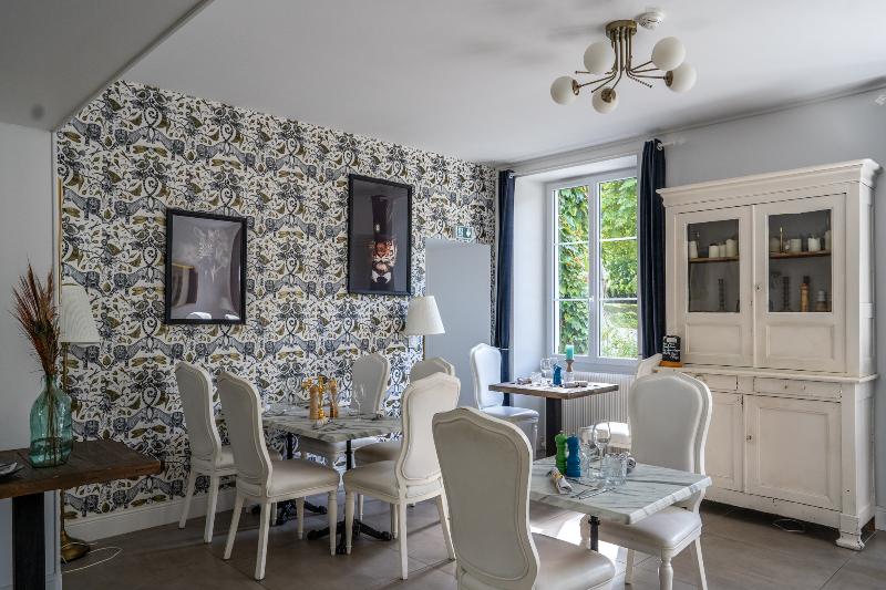 مبيت وإفطار Chateau Des Ayes   Chambres & Suites