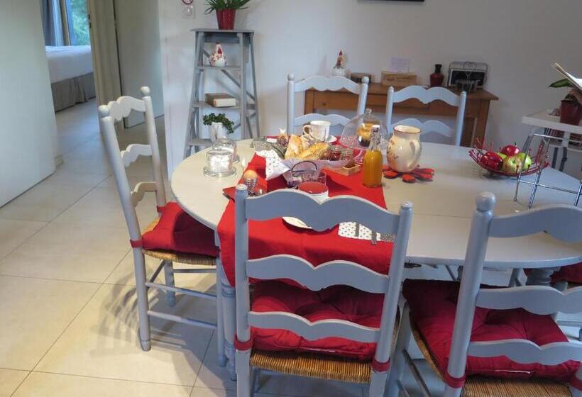 مبيت وإفطار Crisalys Chambres D'hôtes