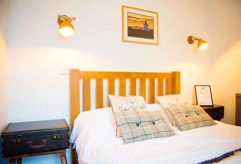 ベッドアンドブレックファースト Nik The Greek