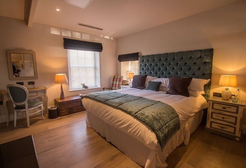 تختخواب و صبحانه The Peacock At Barlow