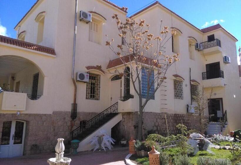 تختخواب و صبحانه Villa Pomme D'or