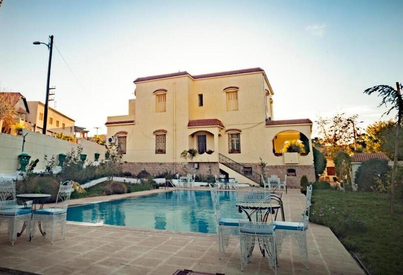 تختخواب و صبحانه Villa Pomme D'or