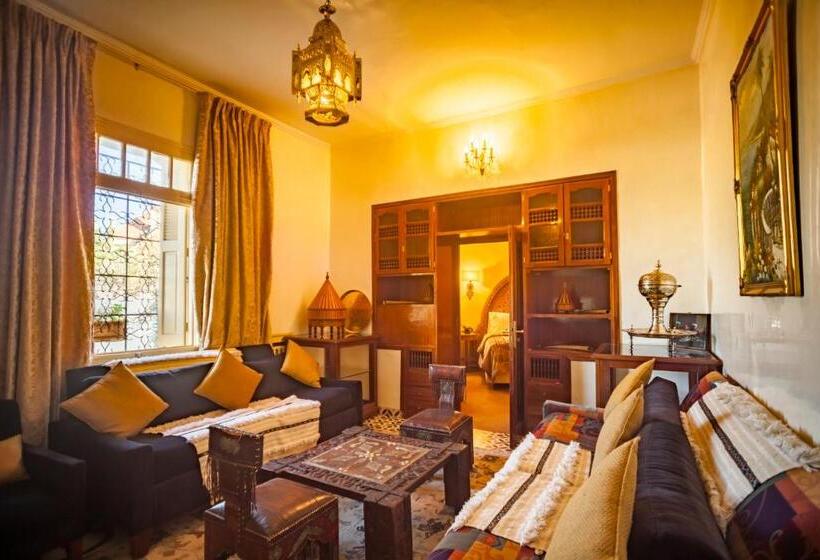 تختخواب و صبحانه Villa Pomme D'or