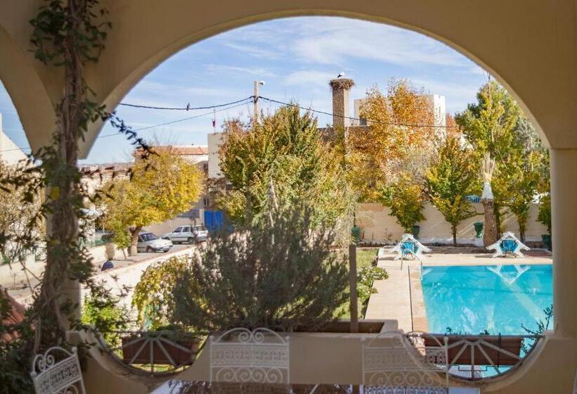 تختخواب و صبحانه Villa Pomme D'or