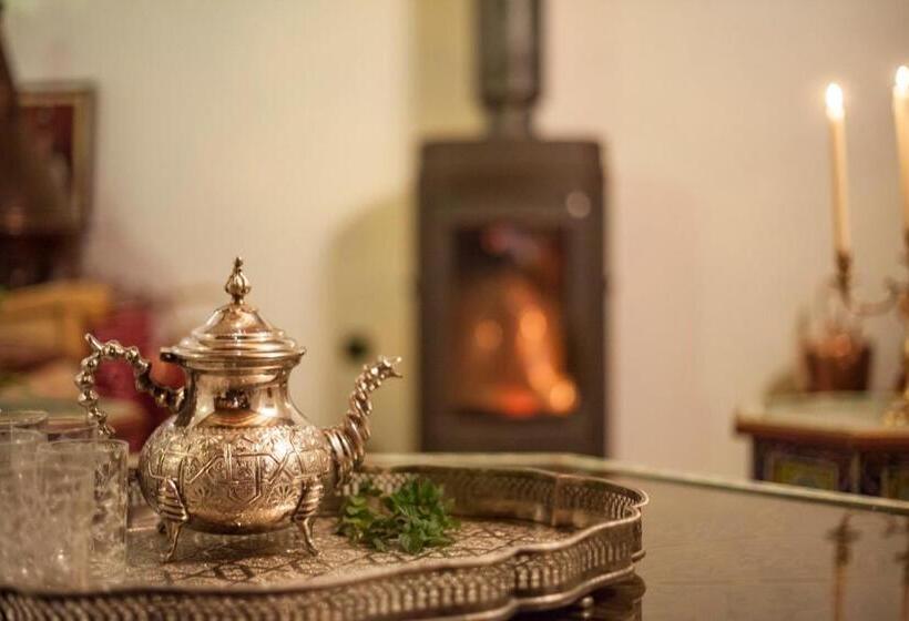 تختخواب و صبحانه Villa Pomme D'or