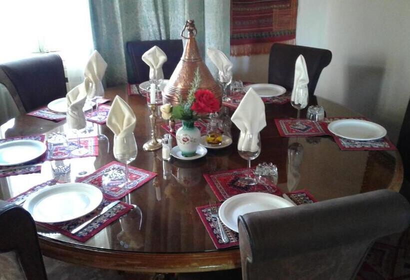 تختخواب و صبحانه Villa Pomme D'or