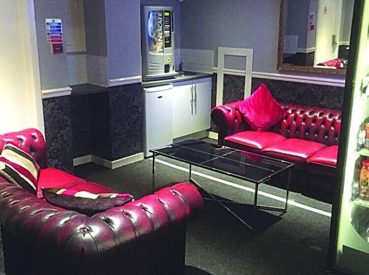 Bobby S Bunkhouse   Hostel