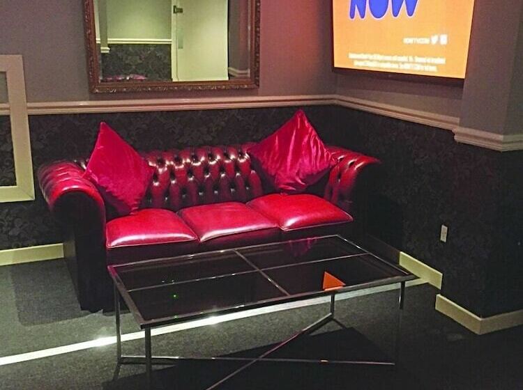 Bobby S Bunkhouse   Hostel