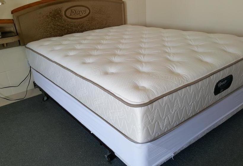 Waintel Studio-wainwright Motel