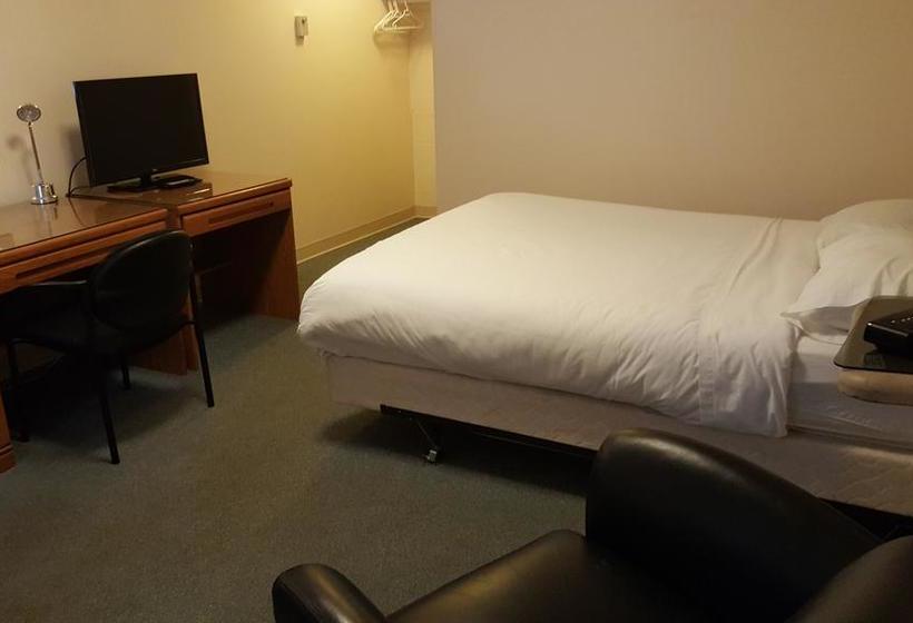 Waintel Studio-wainwright Motel