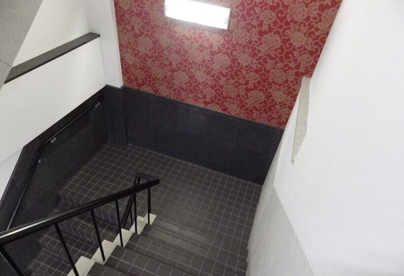 Общежитие Hiroshima Wabisabi Hotel 市内中心部のリーズナブルホテル 電停近く移動に便利 Low Price And Super Convenient To Get Aroun