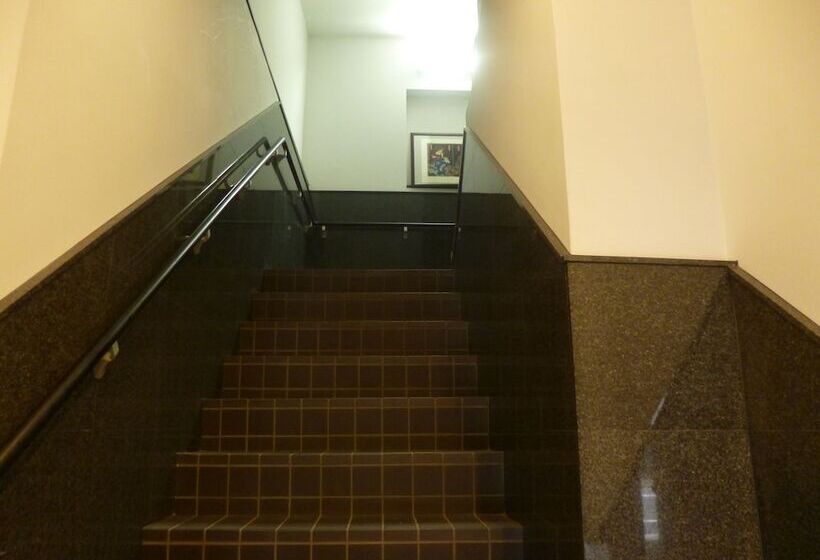 Общежитие Hiroshima Wabisabi Hotel 市内中心部のリーズナブルホテル 電停近く移動に便利 Low Price And Super Convenient To Get Aroun