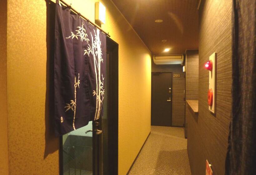 Общежитие Hiroshima Wabisabi Hotel 市内中心部のリーズナブルホテル 電停近く移動に便利 Low Price And Super Convenient To Get Aroun