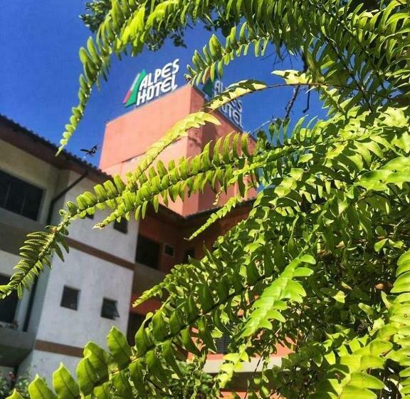 酒店 Alpes