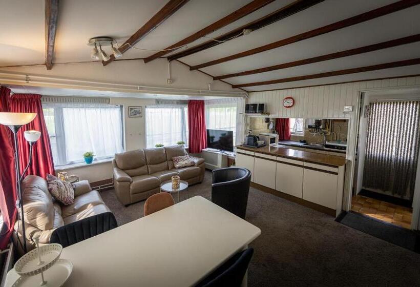 فندق B&b D'olde Smidse