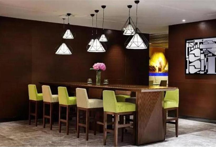בית מלון כפרי Hampton by Hilton Guilin Xiufeng