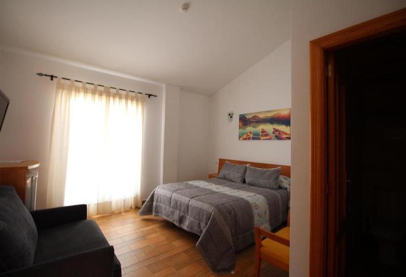 ホテル Hostal Nueva Tabarca