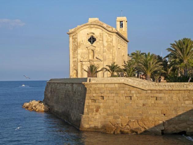 ホテル Hostal Nueva Tabarca