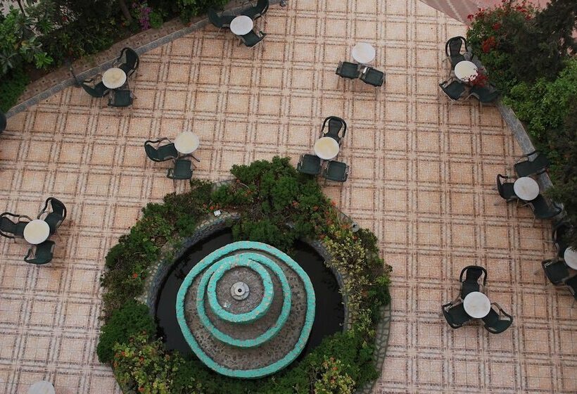 هتل Hôtel Café Restaurant Assaka