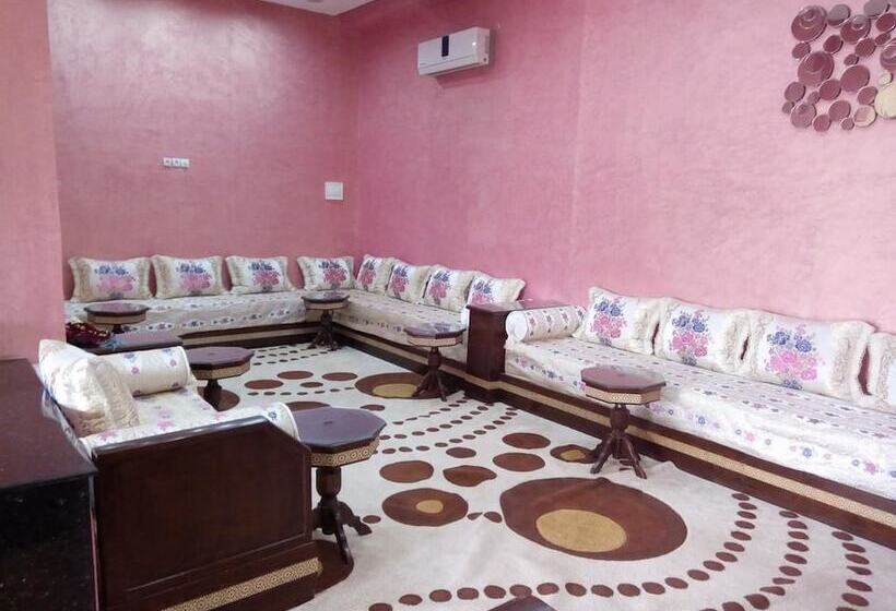 هتل Hôtel Café Restaurant Assaka