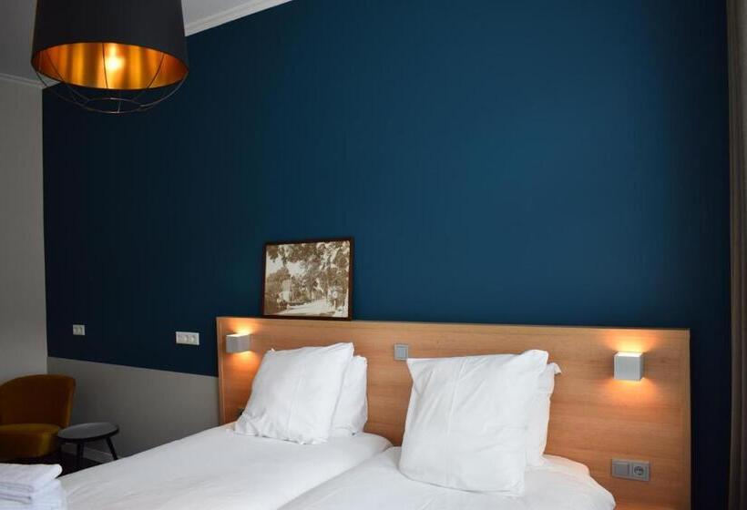 Отель In't Holt 1654 Grand Café & Logement