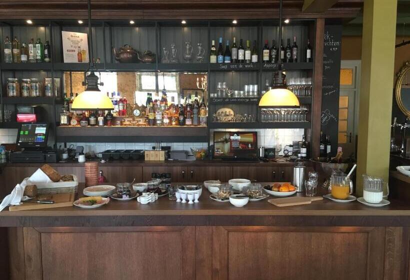 Отель In't Holt 1654 Grand Café & Logement