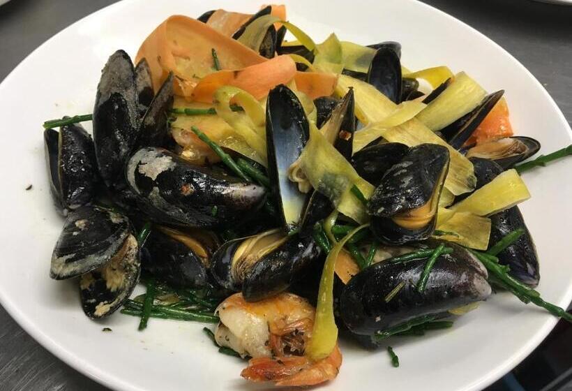 Отель In't Holt 1654 Grand Café & Logement