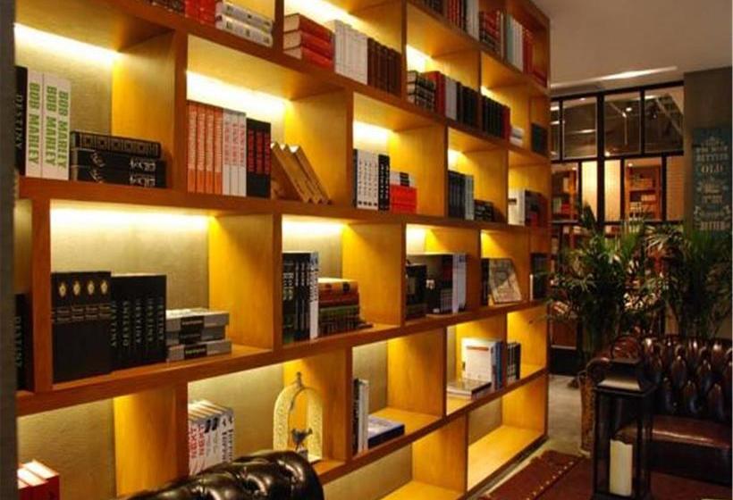 هتل James Joyces Coffetel