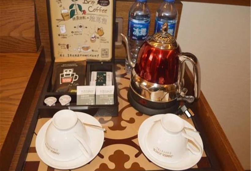 هتل James Joyces Coffetel