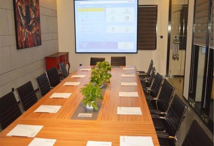 هتل James Joyces Coffetel