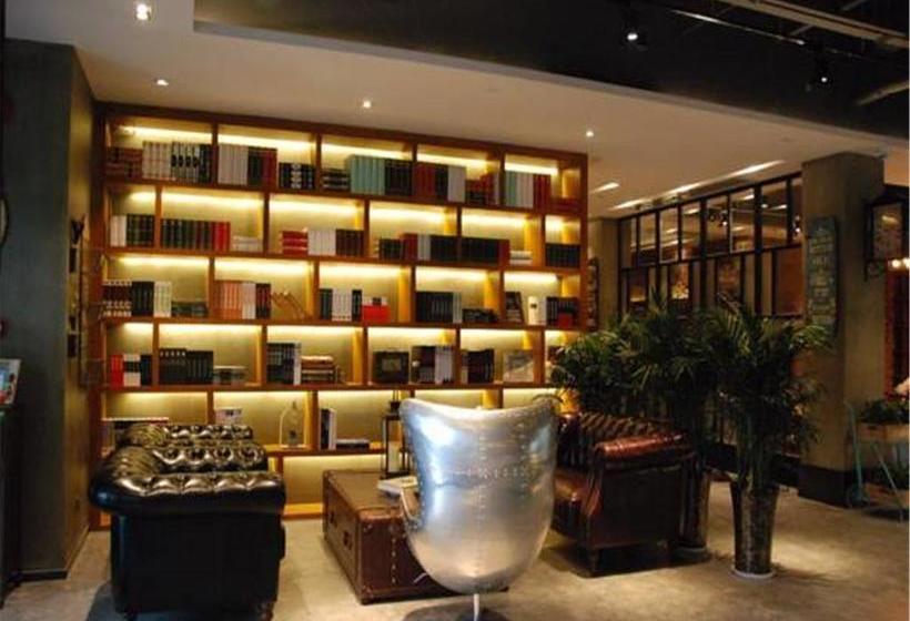 هتل James Joyces Coffetel