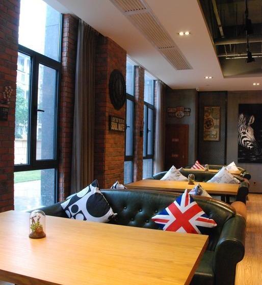 هتل James Joyces Coffetel