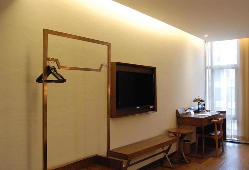 هتل James Joyces Coffetel