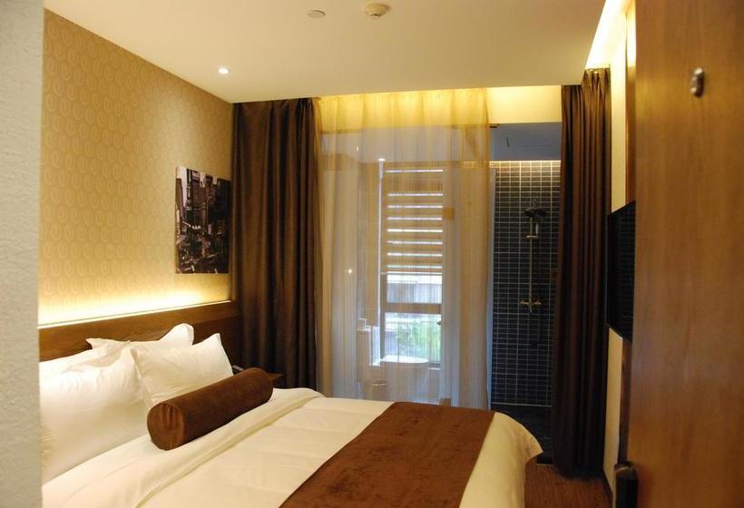 هتل James Joyces Coffetel