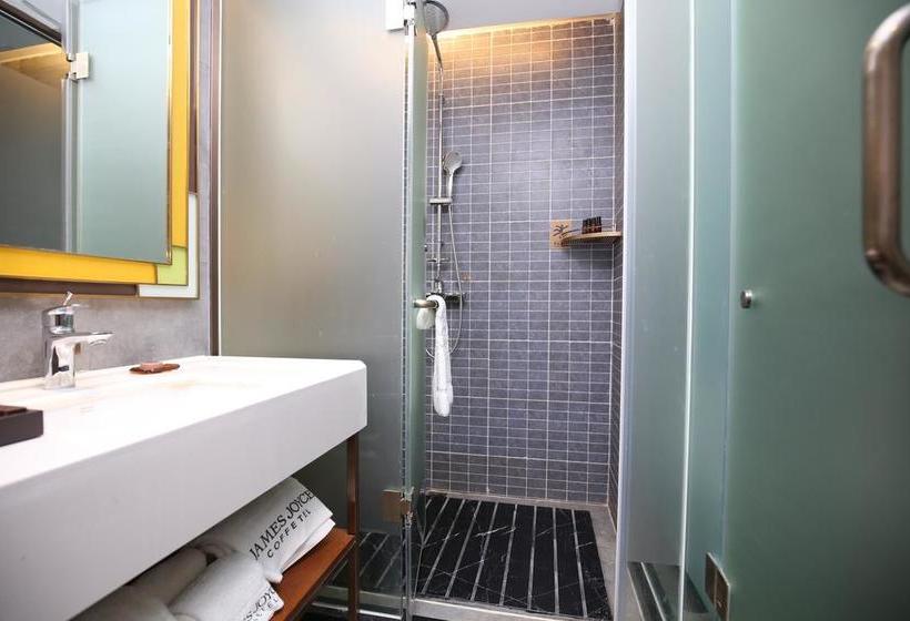 هتل James Joyces Coffetel